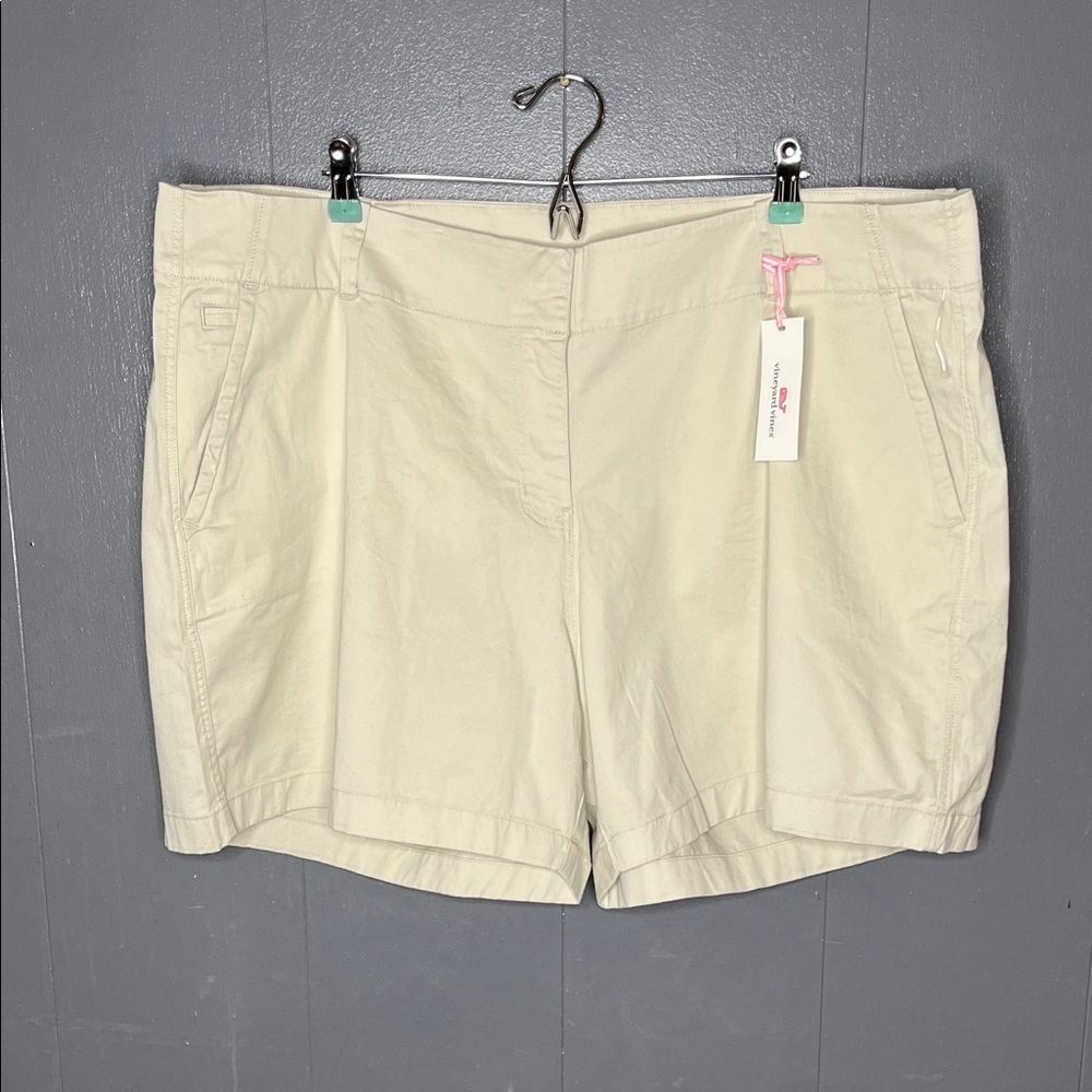 Vineyard Vines 5 Inch Herringbone Every Day Shorts
Size 24
Color: STONE - Picture 9 of 9
